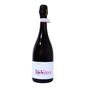 Botella de espumoso con etiqueta blanca y letras rosadas que destaca el nombre 'Capricho DiVino Bobal Brut Nature Rosé', mostrando un diseño elegante y moderno.